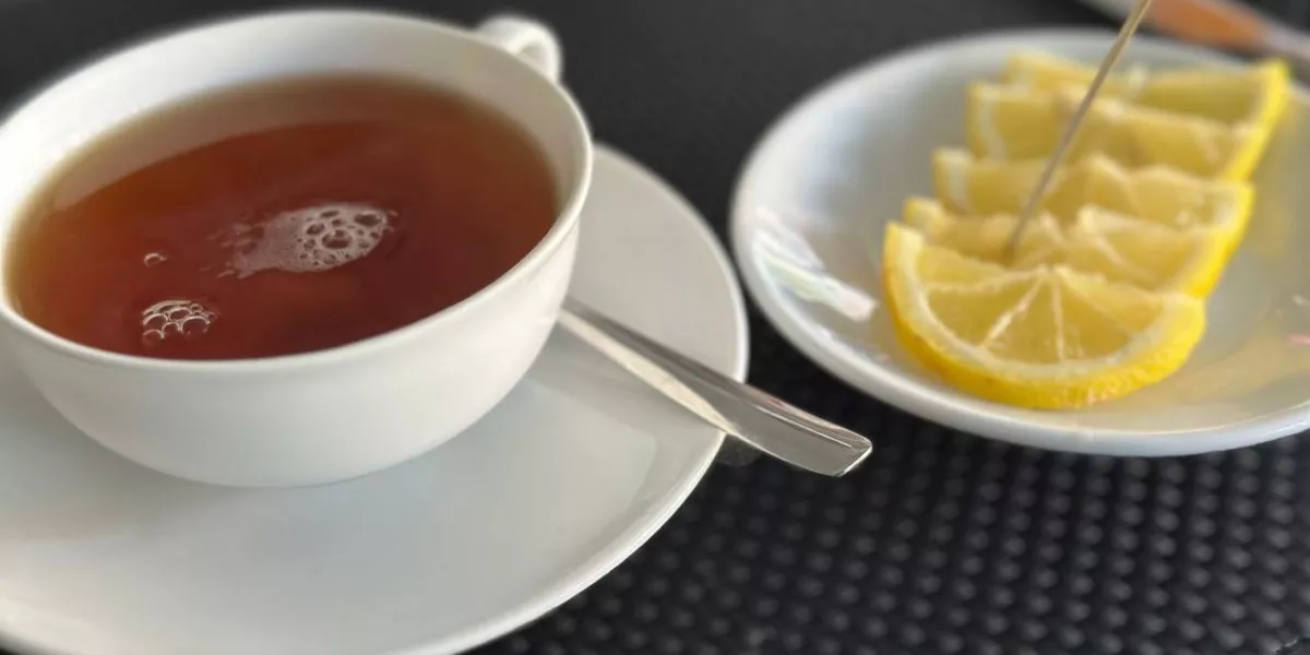 Почему нельзя пить чай с ложкой в кружке